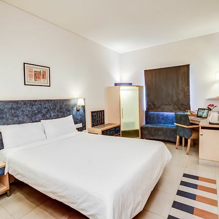 Radha Hometel Bangalore Extérieur photo