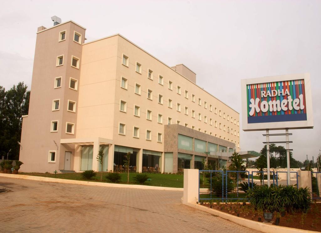 Radha Hometel Bangalore Extérieur photo
