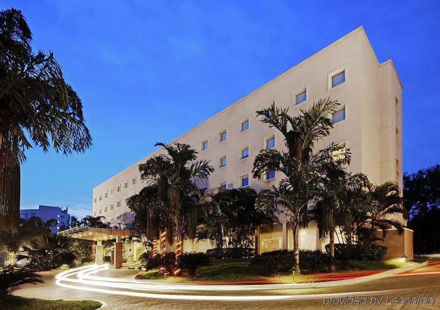 Radha Hometel Bangalore Extérieur photo