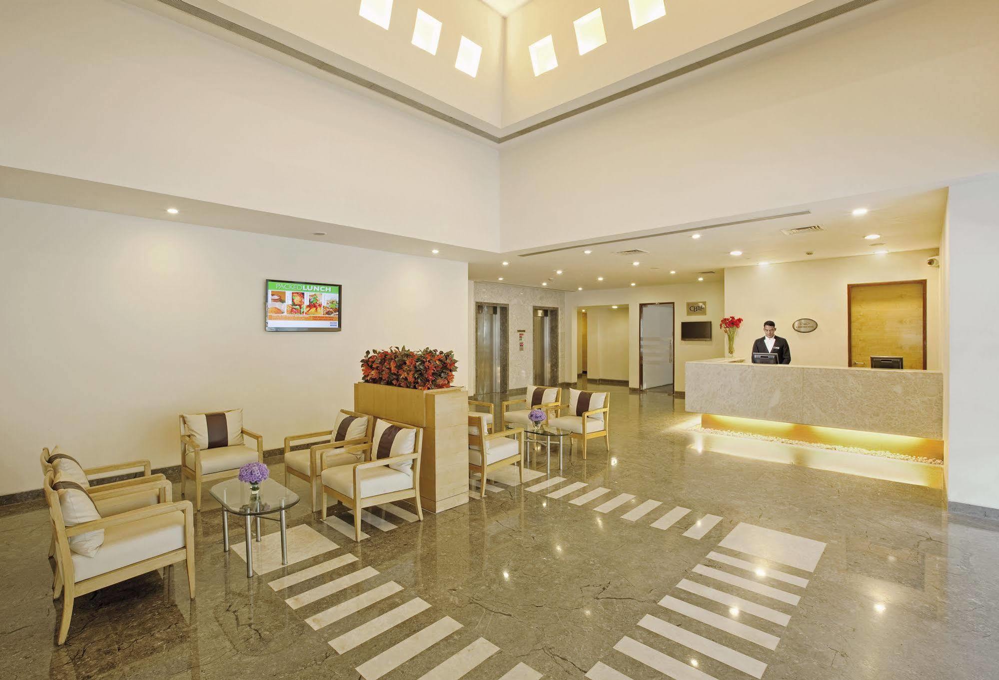 Radha Hometel Bangalore Extérieur photo