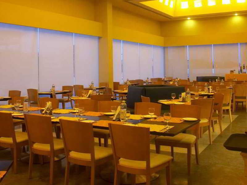 Radha Hometel Bangalore Extérieur photo