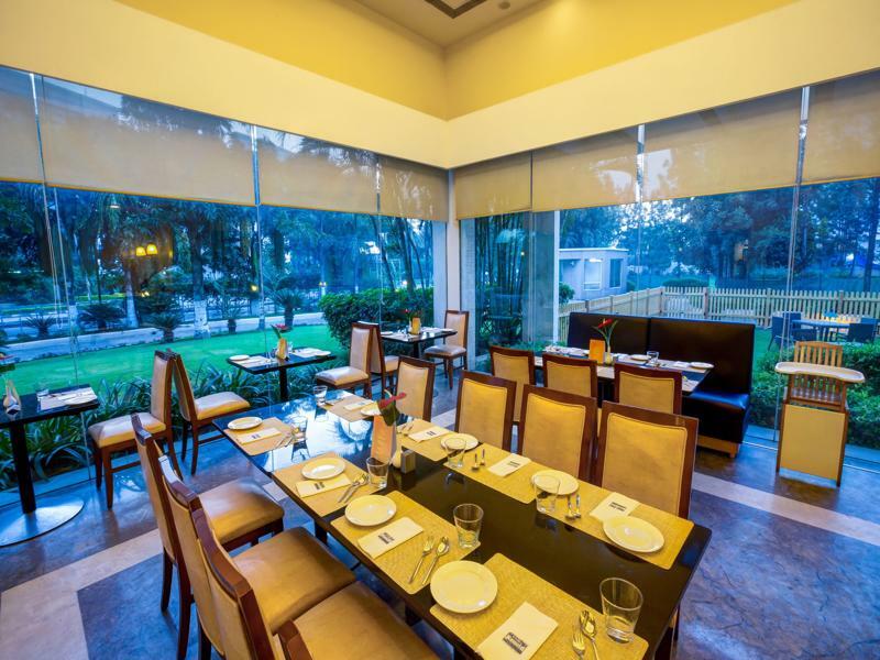 Radha Hometel Bangalore Extérieur photo