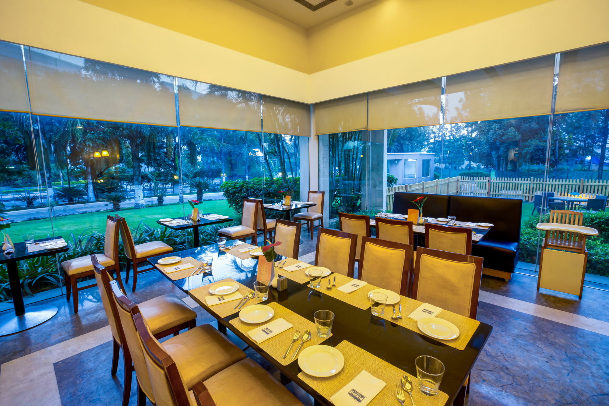 Radha Hometel Bangalore Extérieur photo