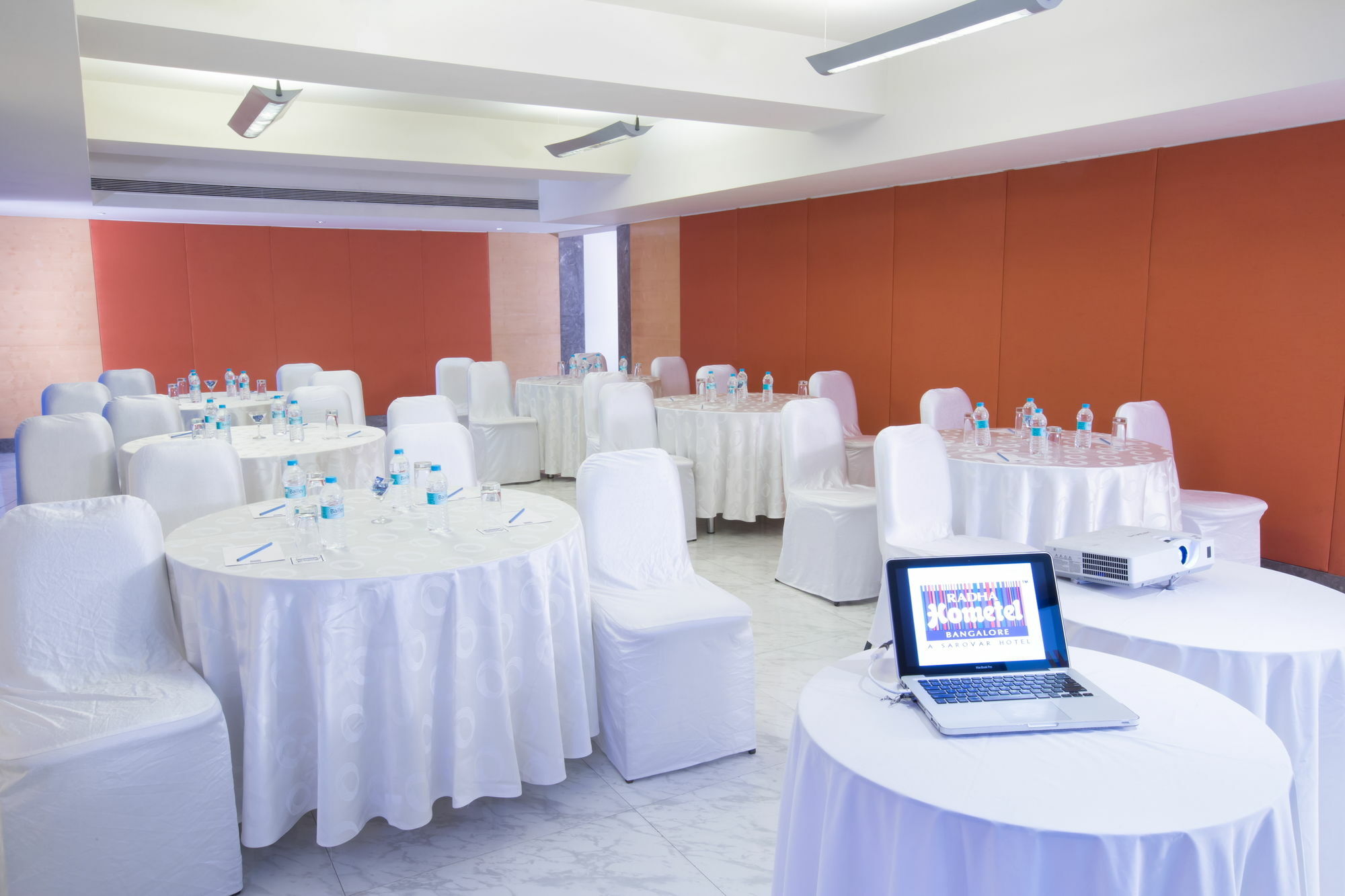 Radha Hometel Bangalore Extérieur photo